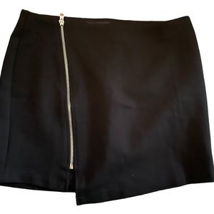 NWT Zipper Irregular cut Black Mini Skirt Medium